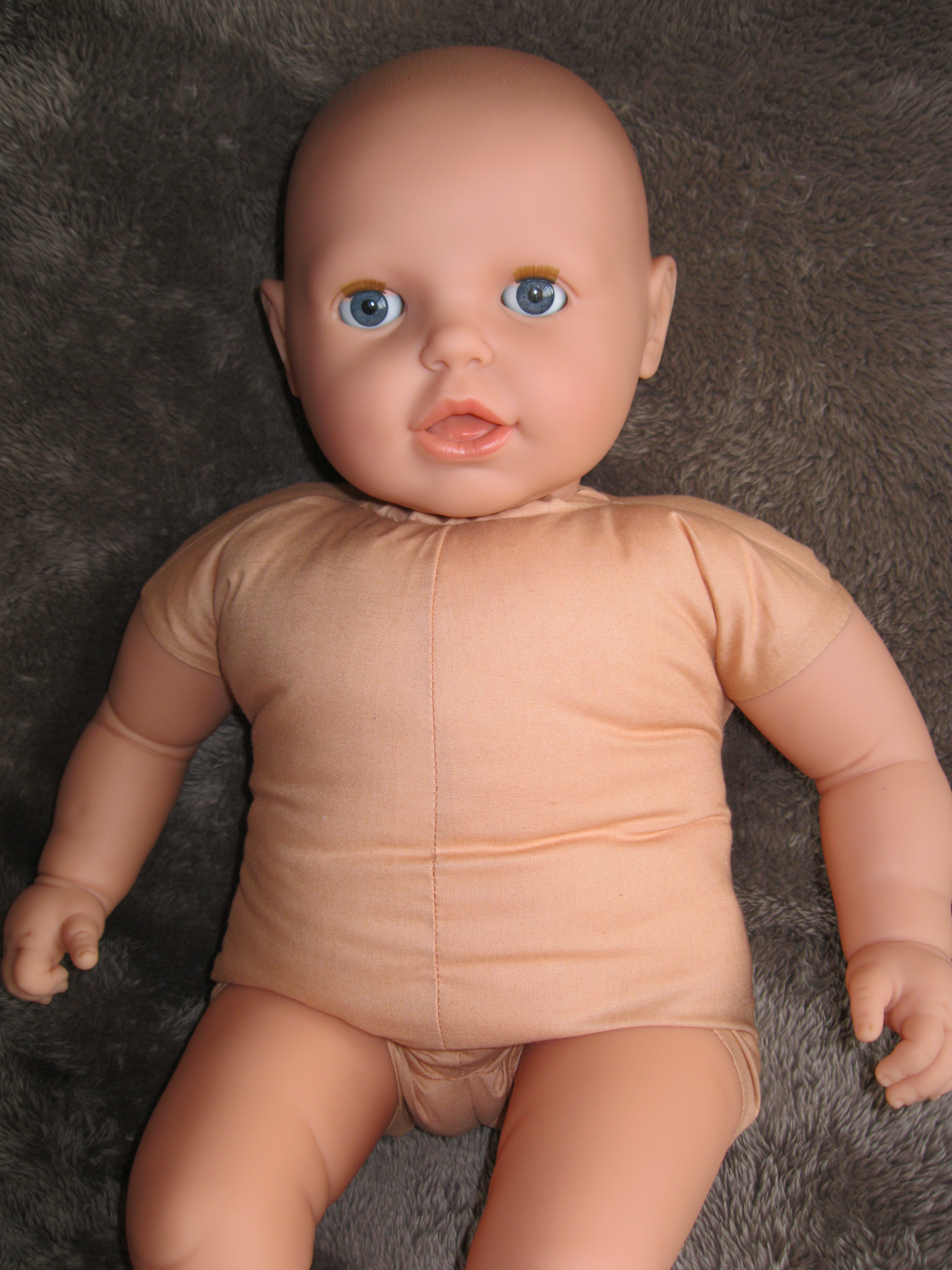 P15 Grote Babypop blank etalage babykleding of babymassage 60 kleding – Selintoys
